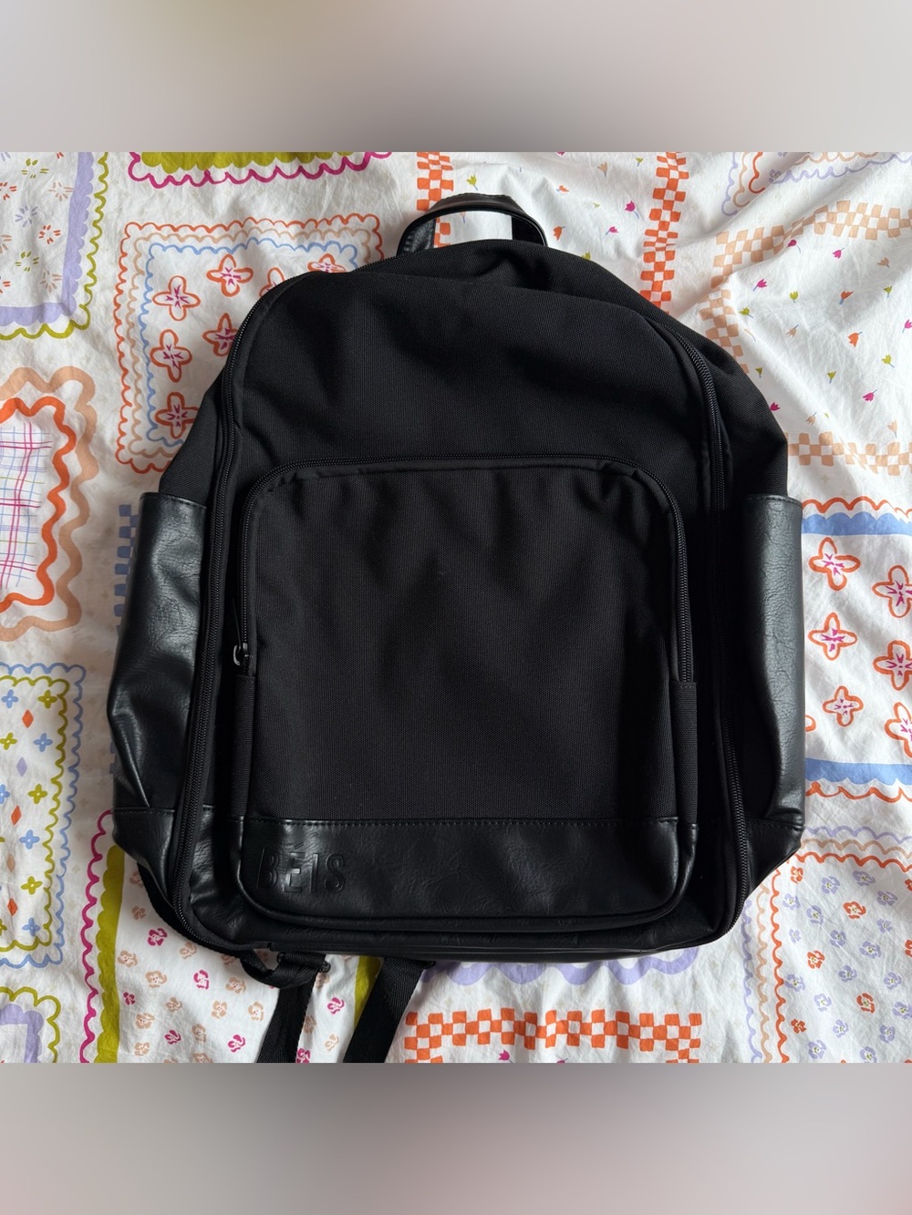 BÉIS The Travel Backpack in Black - Picture 5 of 9